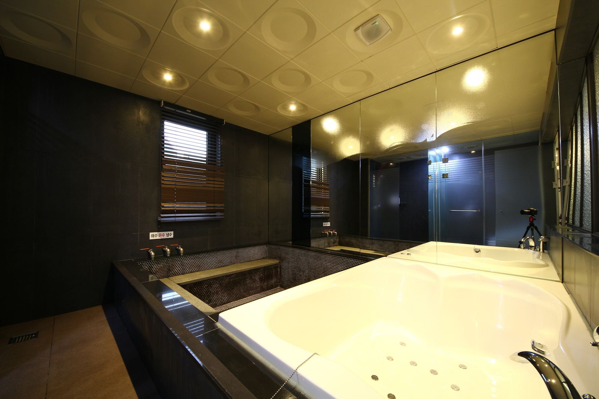 Habibi Hotel Incheon Bagian luar foto